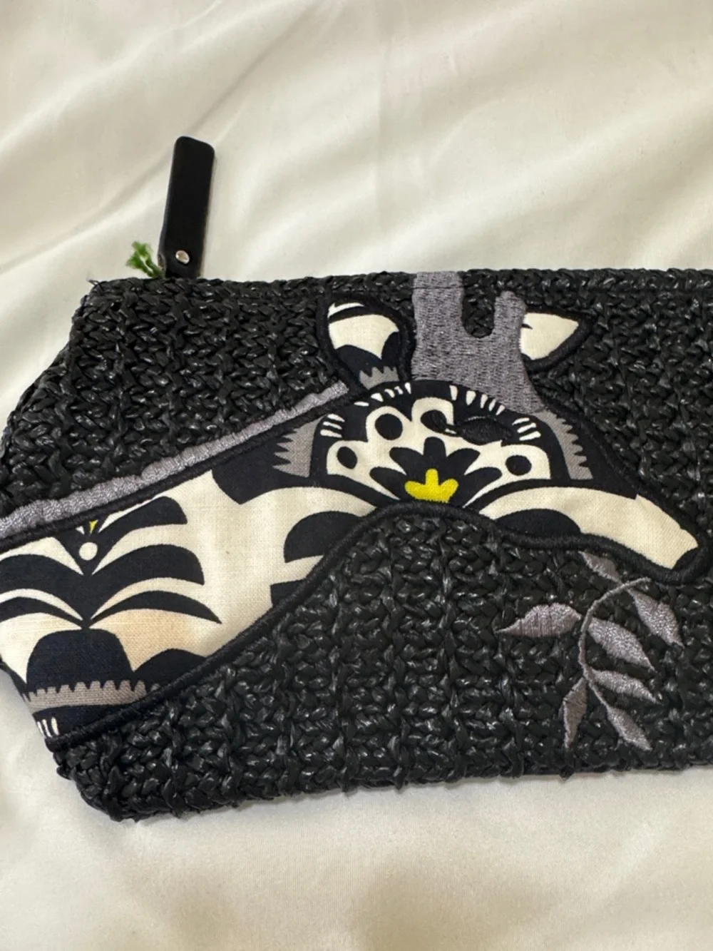 NWT Vera Bradley Straw Pouch Fanfare Giraffe Print - Picture 3 of 5